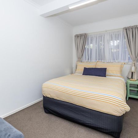 2 Bedroom Home Away From Home Near Cbd & Private Parking هاملتون المظهر الخارجي الصورة