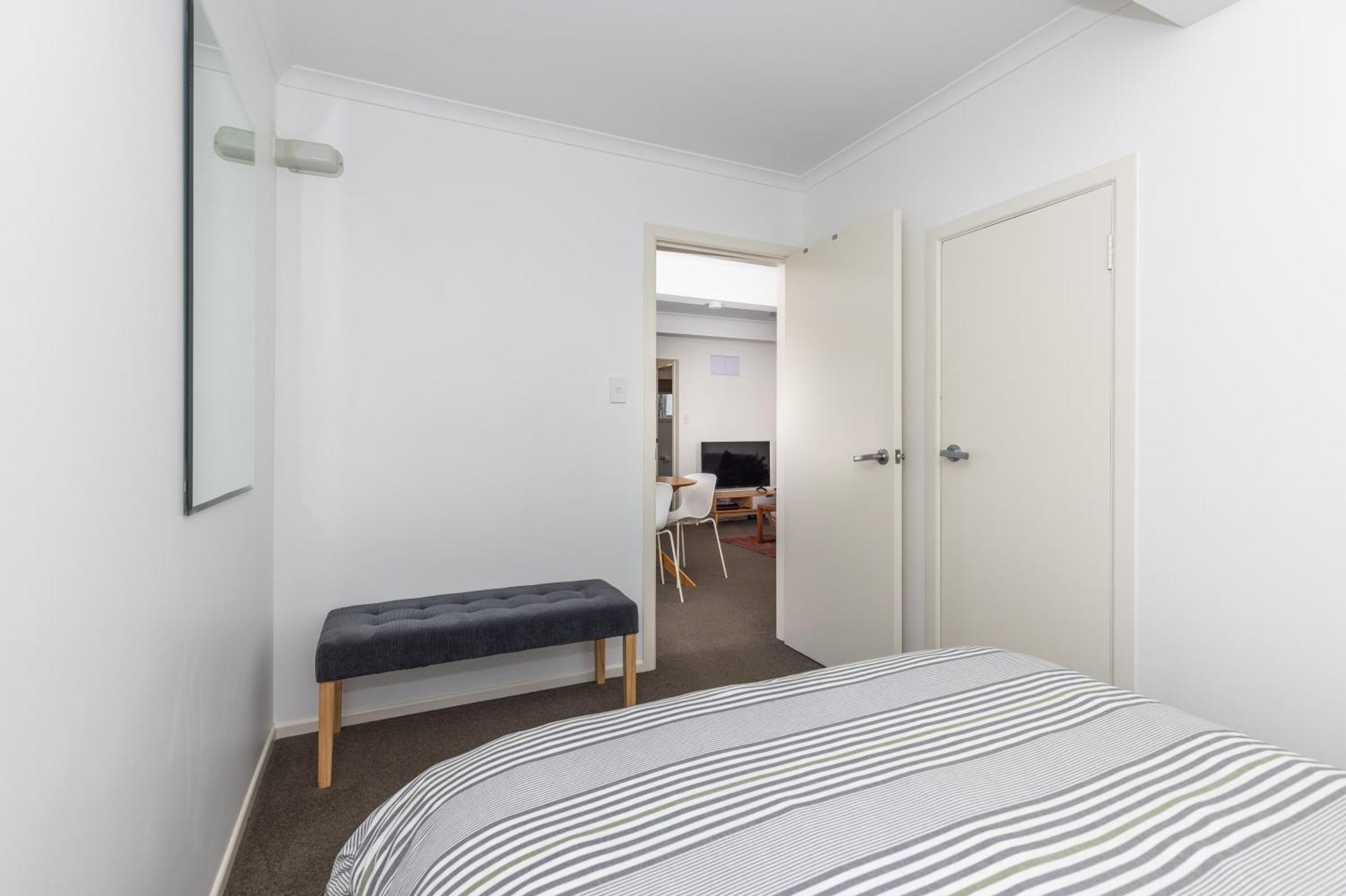 2 Bedroom Home Away From Home Near Cbd & Private Parking هاملتون المظهر الخارجي الصورة
